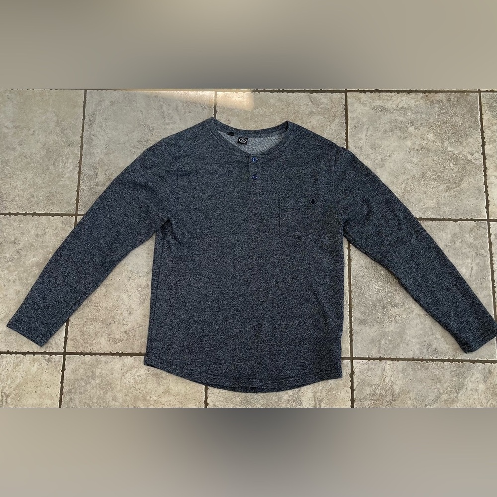 Volcom size medium long sleeve tshirt